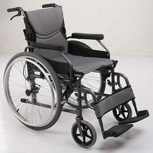 Manual plegable silla de ruedas con su swing Apoyabrazos FC-M5