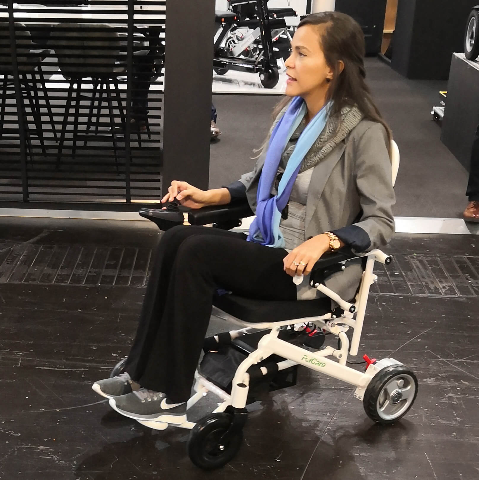 La forma correcta de montar una silla de ruedas eléctrica